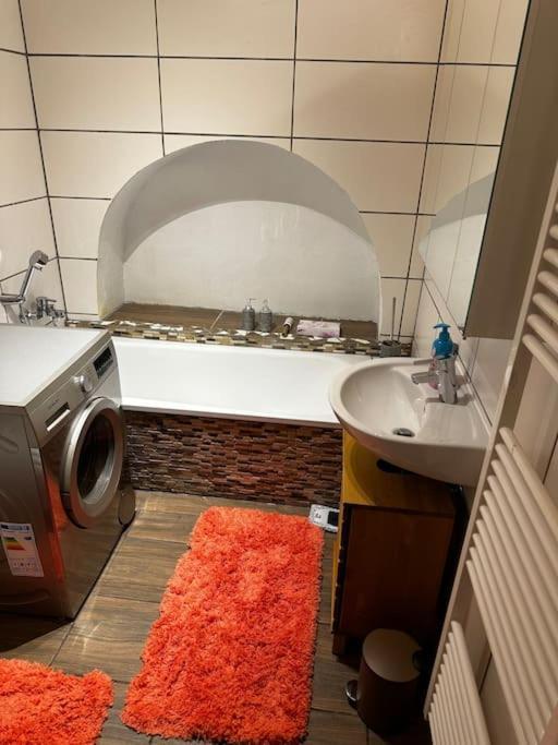 Schoene Wohnung In Bestlage Inclusive Parkplatz لبسيا المظهر الخارجي الصورة